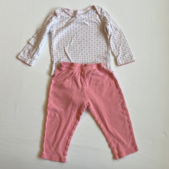 Set of 2 Carter's Baby Girl Outfits Size 12 Months - Picture 2 of 15